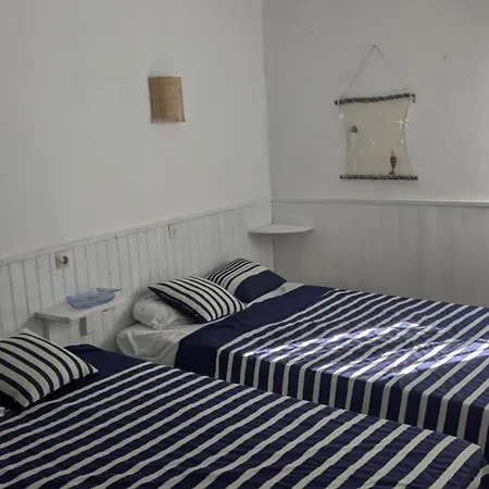 Maison De Pecheur A Pour 5 Personnes *